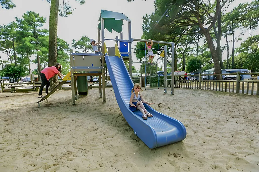 aire de jeux camping paradis st tro park