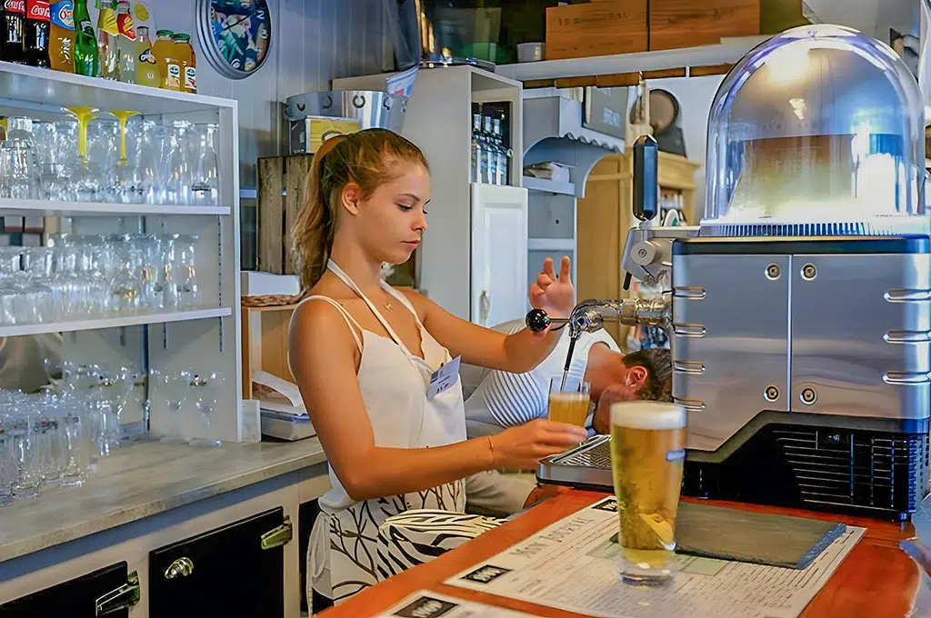 services du camping paradis st tro park